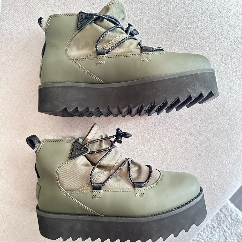 UGG boots - Picture 2 of 6